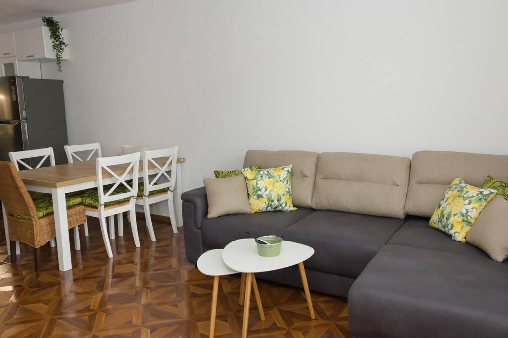 Perfect Summer Vacation Rental - One-Bedroom Flat By Flat Mаnager Topola Exterior foto